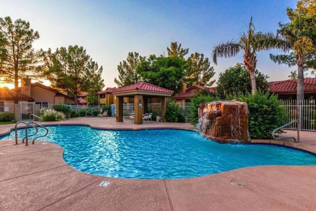 2Br Condo 15 Mins To Downtown Phoenix With Pool & Spa Exterior photo